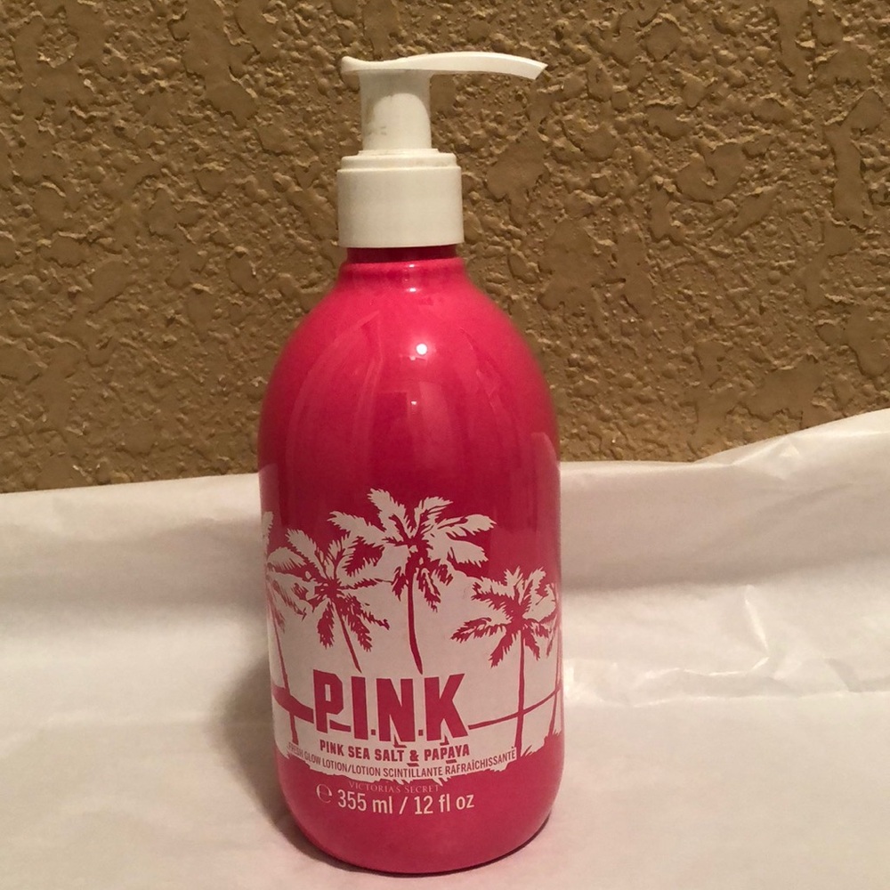 NWT PINK Victoria’s Secret Pink Sea Salt & Papaya Fresh Glow Lotion. 12 oz. HTF